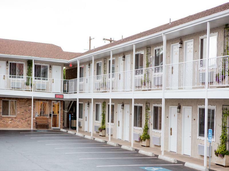 The Chalet St. George Exterior photo